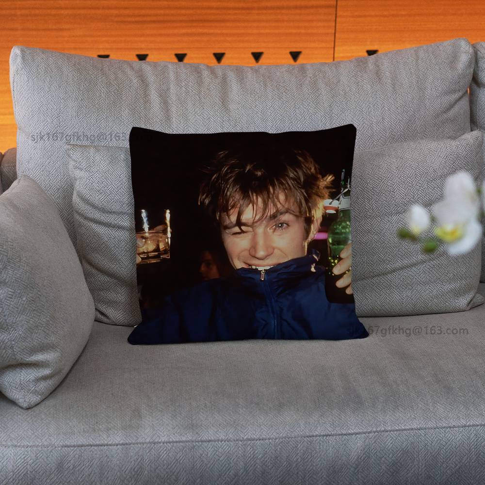 I Love D-Damon Albarn Pillow C - Home.Textiles Cushion avis et prix